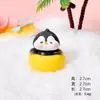 Muñeca Familia de Pingüinos Lindos de Playa de Verano Adornos de Resina de Moda Decoración de Escritorio de Coche DIY Accesorios de Gashapon