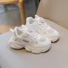 Estilo Verão Sapatos Pai para Crianças, Tênis Respiráveis de Malha para Meninos, Sapatos para Meninas com Fivela Giratória, Tênis Leves de Solado Macio para Corrida
