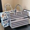 Bolso tote de fieltro con pintura al óleo de estilo nacional 2023 nuevo bolso de mano para mujer de alta calidad gran capacidad estampado para ir al trabajo compras