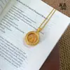 Tienda de Oro Mismo Estilo Amarillo Dios de la Riqueza Caja Gau Colgante Estilo Dinero Antiguo Chino Accesorio de Moda Collar Colgante Amarillo de la Fortuna Venta al por Mayor