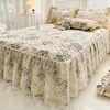 Estilo Princesa Coreana Pieza Única Ribete de Encaje Edredón Faldón de Cama Juego de Tres Piezas Cubrecama Engrosado Antideslizante con Borde de Falda Faldón de Cama
