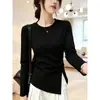 Nueva Camiseta de Manga Larga Irregular con Cuello Redondo para Mujer Otoño 2026, Corte Ajustado con Diseño Plisado, Top Básico Único