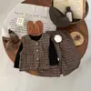 Conjunto de Roupa de Primavera para Bebê: Conjunto de Duas Peças com Colete Xadrez Vintage e Calça Casual Reta Versátil com Orelhas de Coelho para Meninos e Meninas