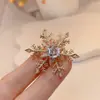 Broche de Copo de Nieve Giratorio Corsage Exquisito de Alta Gama para Mujer Moda de Nicho de Alta Gama para Hombres y Mujeres Pin Decoración para Suéter