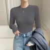 Camiseta Regular de Hombro para Mujer, Manga Larga, Nuevo Estilo Otoño 2026, Corte Ajustado, Camiseta Básica de Algodón Puro, Estilo Corto para Primavera, Top para Llevar Debajo