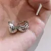 Aretes Minimalistas de Metal Rayado en Forma de U, Casuales y Sencillos, Versátiles para el Uso Diario, Pendientes de Diseño Único
