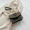 Bolsa de Ombro Texturizada Moda para o Dia a Dia 2023 Verão Popular Coreana ins Estilo Estrangeiro Retrô Pequena Quadrada
