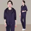 Garantía de Calidad Sin Bolitas Conjunto de Tres Piezas Rejuvenecedor Sudadera con Capucha para Mamá Ropa Deportiva Primavera y Otoño Elegante Ropa Casual Ropa para Correr Otoño