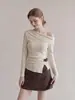 Novo Estilo de Outono Retrô Bainha Irregular Cintura Marcada Design de Ombro a Ombro Blusa de Tricô Feminina