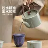 El Juego de Tazas de Té de Cinco Hornos Culturales y Creativos de la Ciudad Prohibida es un regalo perfecto para personas mayores, maestros varones, o como regalo para un anfitrión o un recuerdo.. Viene en una caja de regalo
