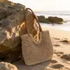 Bolsa de Ombro Único Trançada Casual Vazada para Mulheres, Bolsa de Palha Manual Estilo Preguiçoso, Bolsa de Praia para Férias na Costa, Bolsa de Ombro Tipo Saco