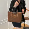 Bolsa de Mano Popular Estilo Coreano de Este Año para Mujer Bolso de Hombro Nuevo Invierno 2025 Estampado de Leopardo Textura de Alta Calidad Bolso de Axila