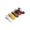 Zapatos de entrenamiento retro planos de cuero suave de alta calidad, en stock, un estilo atlético casual versátil y ligero, perfectos para parejas