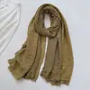 Bufanda Chal Artístico Calado Perforado con Flecos para Mujer, Agradable para la Piel, Suave, Tie-Dye, Estilo Mori Japonés y Coreano, Producto Nuevo con Textura Arrugada