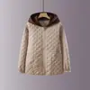 Ropa Exterior de Algodón Tallas Grandes 45-110 kg para Madres de Mediana Edad, Moda con Contraste de Color, Estilo Acolchado con Capucha, Ropa Exterior Ligera de Algodón para Mujer