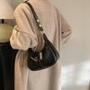 Bolso simple de nicho para mujer invierno 2023 Nuevo Bolso bandolera de hombro de moda de alta calidad estilo occidental para mujer bolso dumpling