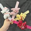 Boda Boda Lanzamiento Femenino Lindo Broche Bucle Felpa Broche Juguete Creativo Pulsera de Dibujos Animados Accesorios para el Cabello Femenino Pulsera Aplauso
