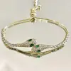 Pulsera de Zirconia Chapada en Oro Real con Forma de Serpiente, Lujo Ligero, Pulsera de Gama Alta, Moderna, Diseño Exquisito y Versátil de Joyería para Mano, Nicho