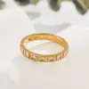 Anillo de cubitos de hielo nuevo 2024 diseño de nicho europeo y americano estilo frío retro anillo de titanio totalmente incrustado fabricantes venta al por mayor