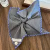 Lenço xadrez cinza com grade azul prendedor de cabelo feminino senso de alta qualidade 2025 novo clipe de tubarão triangular clipe de cabelo retro para a parte de trás da cabeça