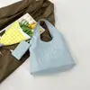 Bolsa de Mão de Cor Sólida de Alto Valor com Bordado de Letras Estilo Coreano para Viagem Personalidade Grande Capacidade Casual para o Dia a Dia Bolsinha de Ombro ou de Mão