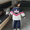 Conjunto Tendência e Estiloso para Meninos, Nova Coleção Primavera 2026 Estilo Coreano Moda de Rua Conjunto de Duas Peças Infantil, Corta-vento para Primavera e Outono