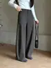 Calça de acetato de lã com perna curva - emagrecedora, cintura alta, casual e com design desconstruído