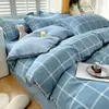 Conjunto de Roupa de Cama Quatro Peças em Algodão Puro Escovado, Sem Estampa, Classe A, para Dormitórios Estudantis, Lençol de Cama 100% Algodão, Capa de Edredom, Capa de Edredom de Presente Conjunto de Três Peças