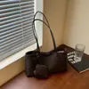 Bolso tote de nailon estilo coreano de nicho para mujer 2026, simple, de gran capacidad, ligero, moderno, bolso de hombro versátil