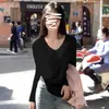 Camiseta feminina branca de manga longa 100% algodão, estilo coreano outono e inverno 2026, modelagem slim e relaxada, camiseta básica simples, top de nicho com gola U