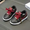 Zapatillas para niños talla grande primavera 2025 nuevas para niños moda infantil zapatillas versátiles zapatos casuales para mujer zapatos de skate