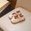 Encantadores Zapatos Pequeños de Cuero para Niñas 2025 Primavera y Otoño Nuevos Zapatos Infantiles de Suela Blanda para Bebés Niñas, Elegantes Zapatos de Princesa