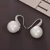 Pendientes de Zirconio Completo Super Brillantes para Zapatos de Tacón Alto 10mm Ganchos de Perla Elegantes de Gama Alta Versátiles Pendientes de Perla de Concha Venta al por Mayor