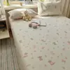 Sábana Bajera Ajustable Individual de Algodón Puro Ins Linda, 40 Unidades, Protector de Colchón 100% Algodón, Corazón Girly, Doble