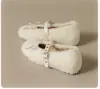 Zapatos de algodón con lazo, colección otoño/invierno, diseño de punta cuadrada, nuevo estilo 2026, zapatos Mary Jane para mujer, cálidos y forrados, con correa de cuentas y acabado de gamuza