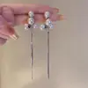 Pendientes románticos blancos con borlas de perla, diseño de nicho, pendientes con sentido avanzado, pendientes ligeros de lujo, pendientes elegantes.