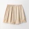 Nova Estilo Primavera e Verão 2026 Camisa Base e Calças de Cetim Imitação para Mulheres, Costura de Renda, Shorts Antiexposição Cor Sólida para Roupa Externa