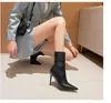 Nuevas botas cortas para mujer para primavera y otoño, de tacón alto, nuevas botas cortas blancas de punta fina y tacón medio, ajustadas