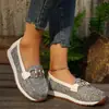 Zapatos de Mujer de Comercio Exterior 2026 Nuevo Estilo Moda Europea y Americana Punta Redonda Hebilla Metálica Fondo Plano Zapatos de Mujer Individuales Suela Suave Mocasines Slip-on
