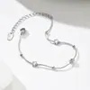 Pulsera de Cadena Fina con Flor de Cuatro Hojas Personalizada de Acero Inoxidable Estilo Europeo y Americano, Doble Color Oro y Acero, Exquisita Joyería de Nicho para Mujer