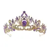 Elegante Corona Morada y Dorada para Bodas, Quinceañeras y Eventos Especiales Hecha de Aleación y Cristales de Alta Calidad esta Tiara de Estilo Barroco Vintage es un Adorno para la Cabeza de Novia Perfecto que Añade Encanto Real a Cualquier Ocasión