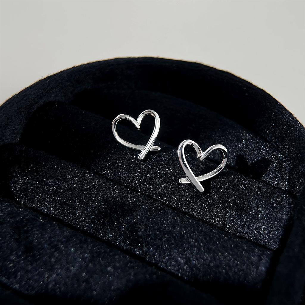 耳语_0000s_0005_组 30.jpg