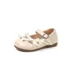 Novos Sapatos Infantis Outono 2025 Meninas Sapatinhos de Princesa com Laço de Strass para Crianças Médias e Grandes, Sapatos de Couro de Boca Rasa Tendência
