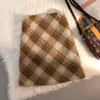 Saia de Lã Xadrez para Mulheres, Novo Estilo Outono e Inverno 2024, Cintura Alta, Emagrecedora, Versátil, Justa ao Corpo, Saia Curta Evasê