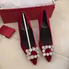 Zapatos de Salón de Terciopelo Puntiagudos Nuevos de Primavera 2023 Talla Pequeña Hebilla Cuadrada de Pedrería Boca Baja Zapatos de Salón Individuales para Mujer Zapatos Rojos de Novia Zapatos de Boda