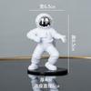 Novos produtos de decoração de interiores de carros acessórios de carro criativo adorável kung fu astronauta ornamentos fornecimento direto da fábrica