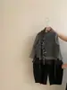 Camiseta base casual estilo coreano para niñas, chaleco simple, nuevo conjunto versátil y elegante de tres piezas para otoño 2026 con pantalones de volantes