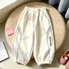 Pantalones largos para niños 2026 primavera y otoño nuevo estilo niños estampado de dibujos animados coreanos pantalones casuales pantalones jogger para bebé marca de moda para niñas