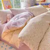 Conjunto de quatro peças em flanela de algodão cartoon, capa de edredom quente de algodão puro para outono e inverno, conjunto de três peças com lençol de elástico e lençol de cama em veludo de leite, roupa de cama