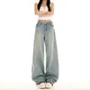Calça Jeans Lavada Azul Claro com Caimento Fluido, Rasgada, Casual, Modelagem Solta, Perna Reta, Emagrecedora, Perna Larga, Comprimento no Chão